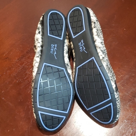 𝅺VIA Bleu Helena Snake Print Ballet Flat/Sh… - Picture 8 of 8